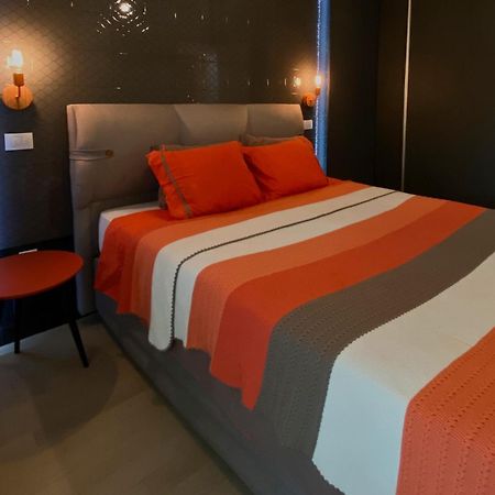 Stylish Apartment, Skopje Centre - Private Parking - Panoramic Views Bagian luar foto
