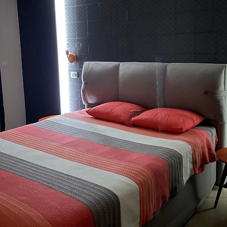 Stylish Apartment, Skopje Centre - Private Parking - Panoramic Views Bagian luar foto