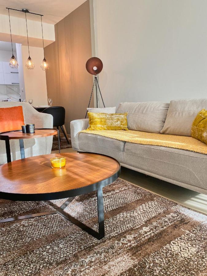 Stylish Apartment, Skopje Centre - Private Parking - Panoramic Views Bagian luar foto