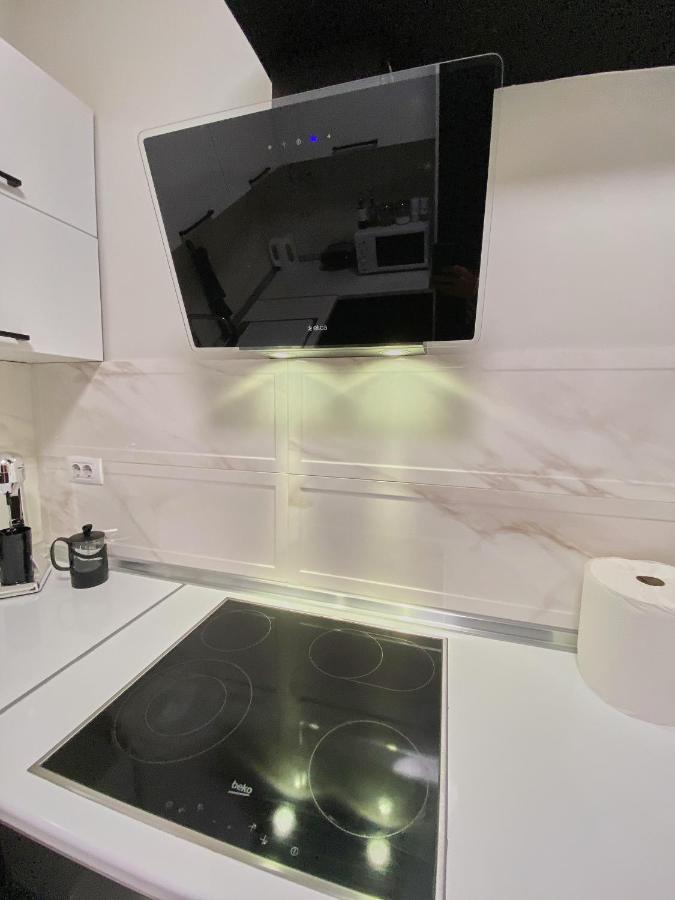 Stylish Apartment, Skopje Centre - Private Parking - Panoramic Views Bagian luar foto