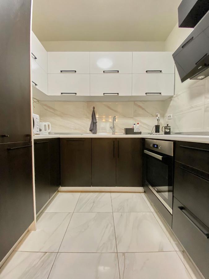 Stylish Apartment, Skopje Centre - Private Parking - Panoramic Views Bagian luar foto