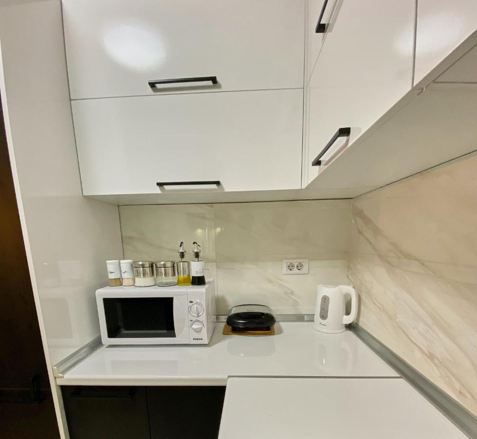 Stylish Apartment, Skopje Centre - Private Parking - Panoramic Views Bagian luar foto