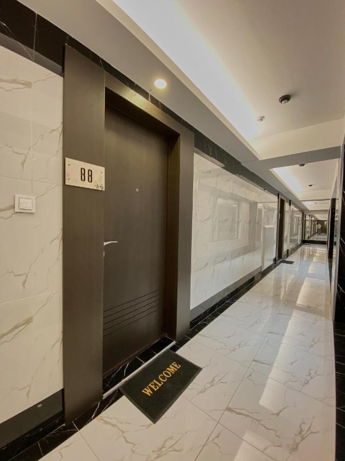 Stylish Apartment, Skopje Centre - Private Parking - Panoramic Views Bagian luar foto