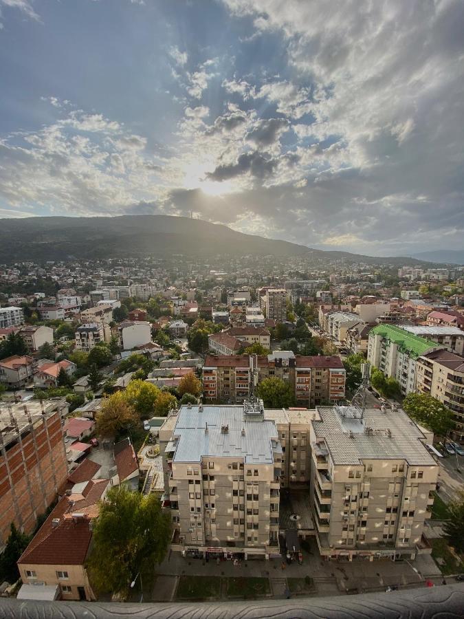 Stylish Apartment, Skopje Centre - Private Parking - Panoramic Views Bagian luar foto