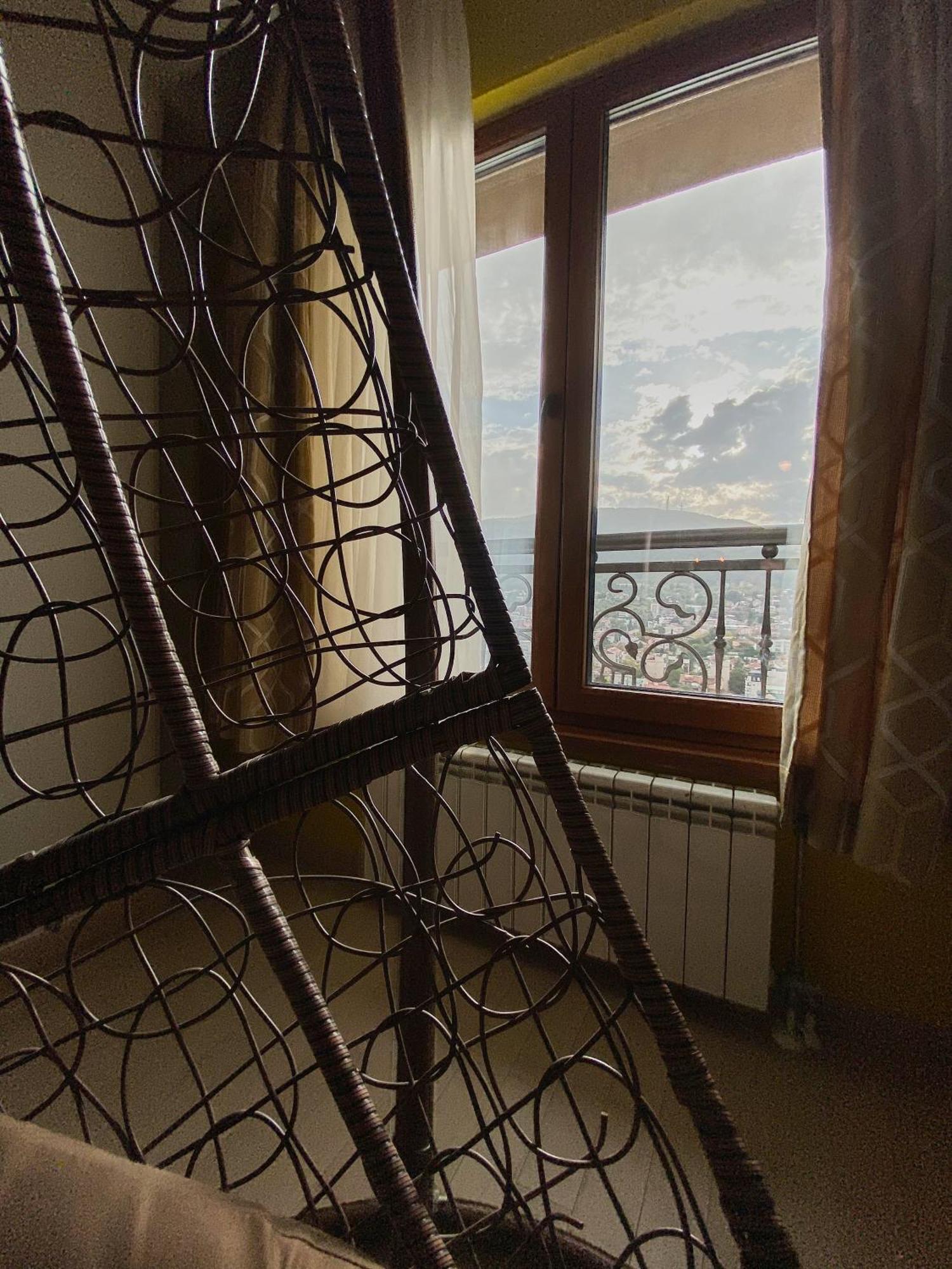 Stylish Apartment, Skopje Centre - Private Parking - Panoramic Views Bagian luar foto